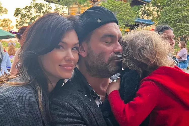Johnny Galecki Quietly Marries and Baby Girl Inside His